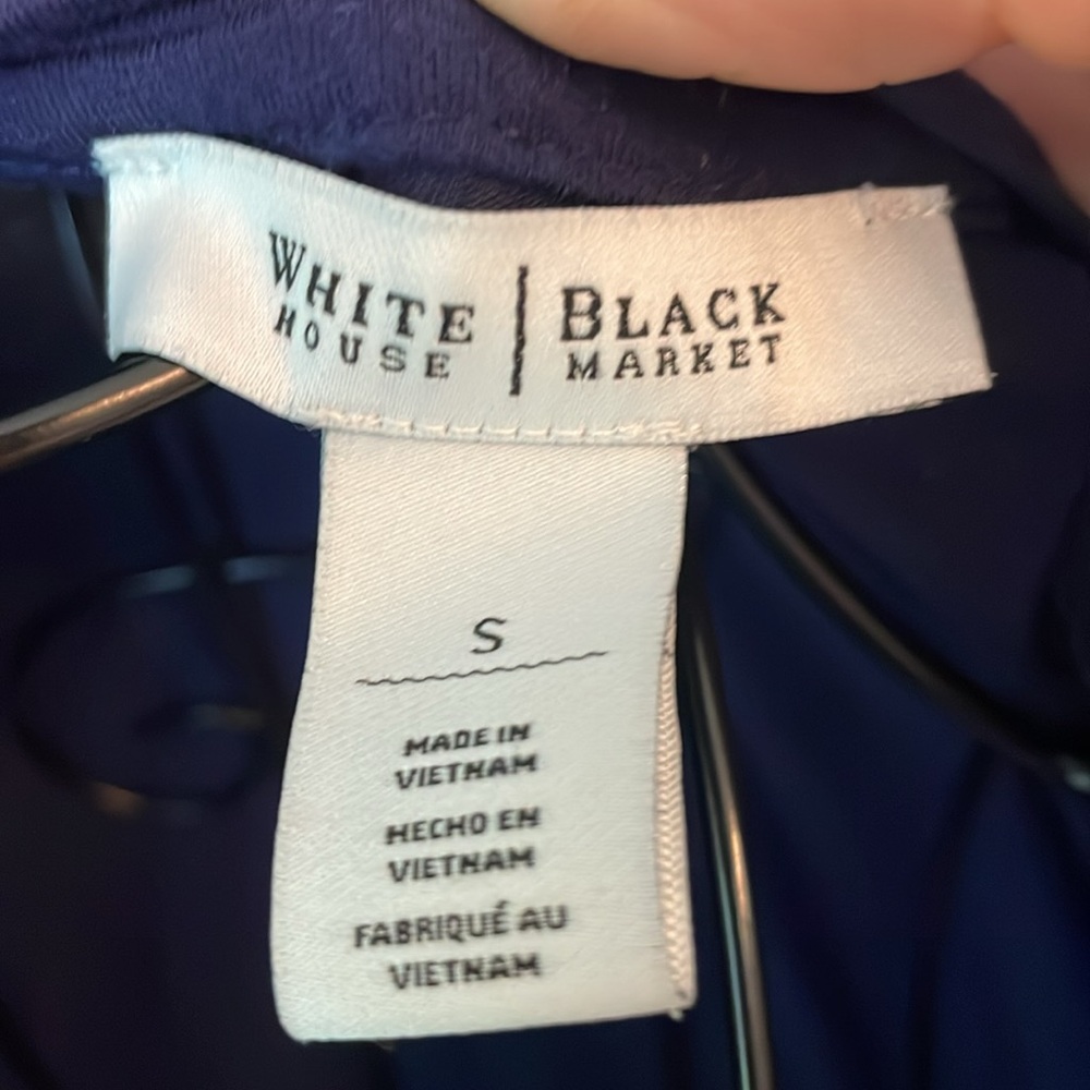 VGC White House, black market, scoop neck, long sleeve blouse - Picture 5 of 5